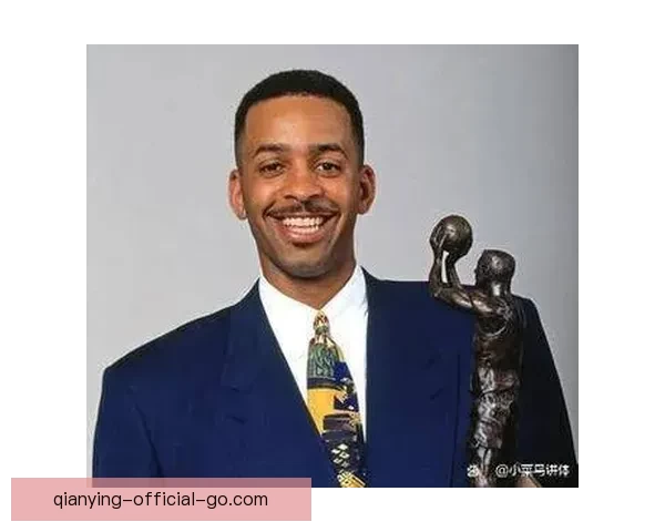 戴尔库里黄蜂30号球衣退役 塞斯发言祝贺父亲成就